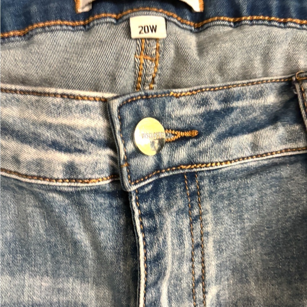 Disclosure Light Blue Relaxed Jeans- See pics for true color. - Picture 3 of 10